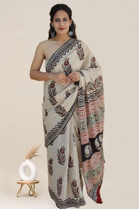 Mul mul cotton saree with pom... - Meenu's online Boutique | Facebook