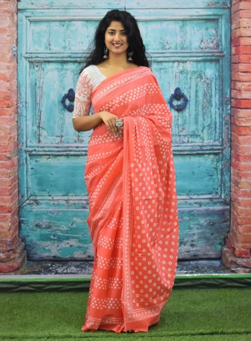 11 Chic Contrast Blouse Ideas For Orange Sarees • Keep Me Stylish | Saree  blouse designs, Elegant saree, Indian fashion