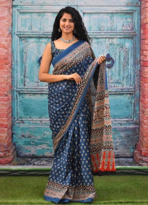 Kalyani silk cotton saree with woven zari border and pallu, contrast blouse  | readytowearsaree.com