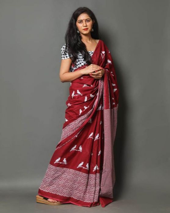 Demanding Jaipuri Tie Dye Hand Print Cotton Saree with Blouse