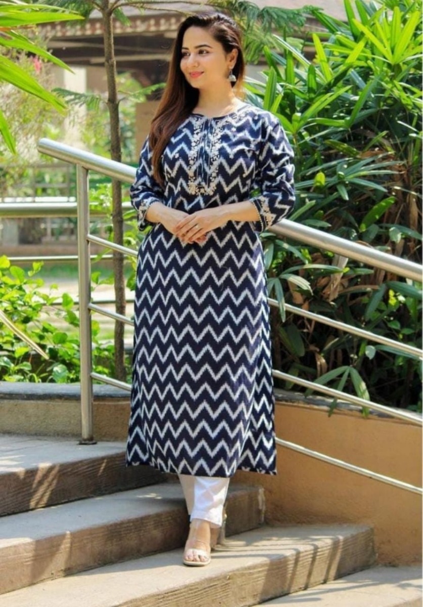 Half Sleeves Cotton Handloom Straight Kurti, Pattern : Printed, Occasion :  Casual Wear at Rs 920 / Piece in Jabalpur