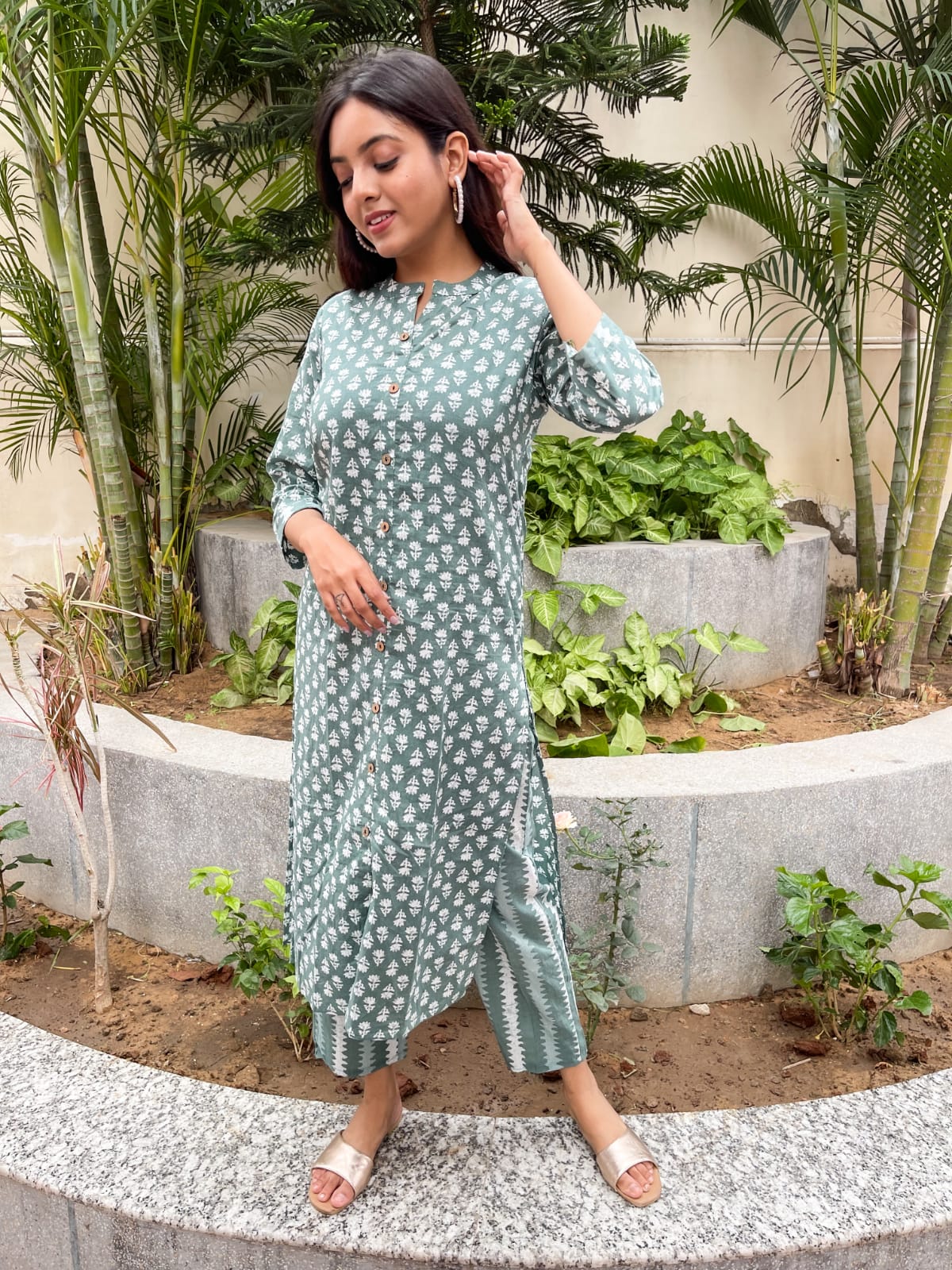Latest 50 Kurti with Pants For Women (2022) - Tips and Beauty | Silk kurti  designs, Kurti designs, Kurti neck designs